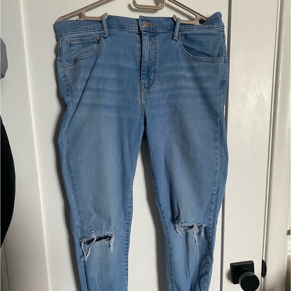 LEVIS HIGH RISE SKINNY JEANS - Picture 2 of 4